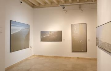 La artista gaditana Carmen Bustamante expone sus nuevos trabajos en la Fundación Cajasol