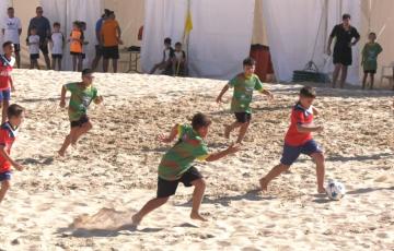 El fútbol base disfruta de la arena de la Victoria en la Copa Cádiz Arena.