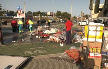Corte de tráfico a primera hora de la mañana en la calle Algeciras