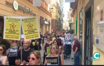 Reclaman a los partidos políticos el compromiso de rebajar al 10% el IVA