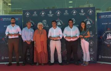 El alcalde de Cádiz y la presidenta de la APBC, junto a otros representantes de Ayuntamiento y Junta, durante la presentación de la Regata de Grandes Veleros 2023