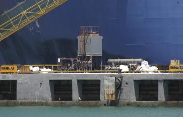 Trabajos en uno de los barcos en Navantia Cádiz 