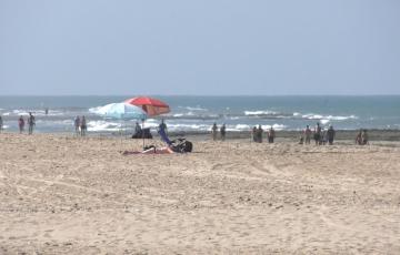 El alcalde de Cádiz niega polémica en el tema del naturismo en Cádiz