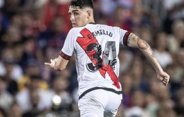 Sergio Camello la pasada temporada defendiendo la camiseta del Rayo Vallecano