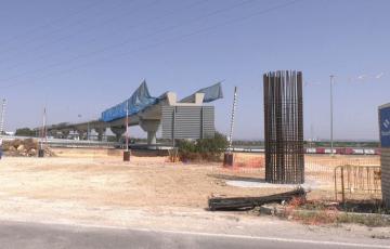 La conexión ferroviaria con el Bajo de la Cabezuela está a falta solo de colocar dos tramos para completar el viaducto