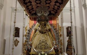La corporación a sustituído la tradicional procesión por este rosario