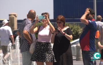 Turistas en la plaza San Juan de Dios de la capital.