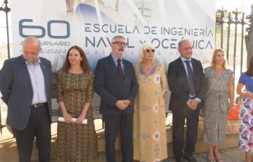 Distintas autoridades durante la inauguración de la exposición este viernes.