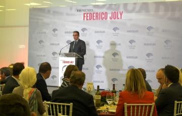 El Grupo Joly entrega el premio Federico Joly a José Manuel Pascual