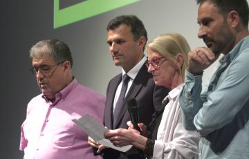 El acto inaugural contó con el alcalde de la ciudad y de Laura Lacheroy, viuda de Carlos Edmundo de Ory.