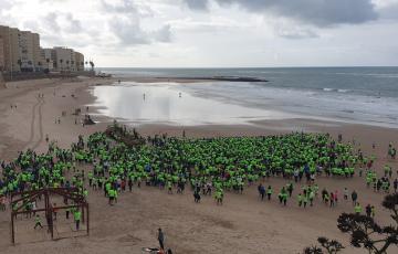 Los participantes en el punto de salida de la carrera.