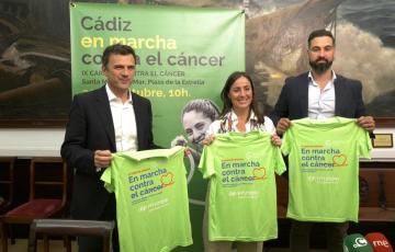 Foto de familia en el Ayuntamiento durante la presentación de la carrera.