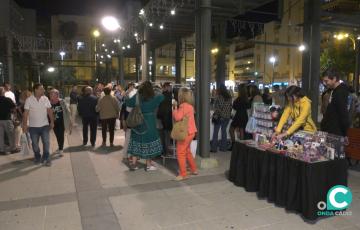 Imagen del mercadillo en la Plaza de Ana Orantes 