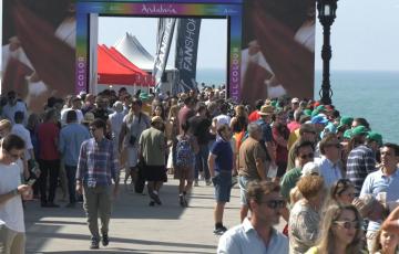 La asistencia multitudinaria a la Sail GP y la coincidencia con el puente festivo provocó que se colgará el cartel de completo en los hoteles de la capital y buena parte de la provincia.