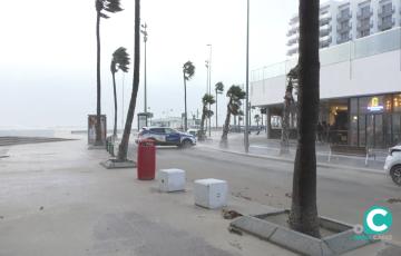 La Policía Local ha tenido que cortar zonas del Paseo Marítimo 