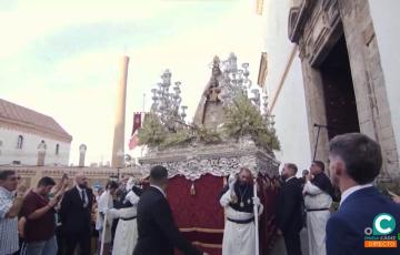 Imagen de la salida de la procesión de la Virgen del Rosario ofrecida en directo por Onda Cádiz 