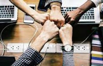 El centro de empresas del Parque Tecnológico TecnoBahía dispone de 23 espacios para oficinas, 10 naves, 41 plazas de garaje y diversas zonas de equipamiento comunes.