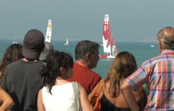 Numeroso público ha seguido de nuevo las carreras de Sail GP desde el Paseo de la Alameda