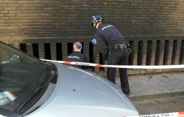 Personal de la policía científica de la policía investigaba la finca esta mañana.