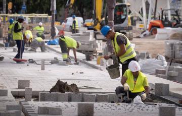 El número de empresas inscritas en la Seguridad Social desciende en 777 respecto al anterior mes de octubre.