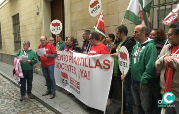 Sindicatos ante la Delegación de Educación