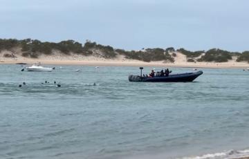 Rescatados en Camposoto los cuerpos sin vida de cuatro migrantes que viajaban en una patera