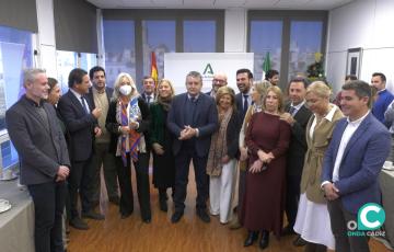 El consejero de la Presidencia participa en un desayuno con periodistas junto a la delegada Mercedes Colombo. 