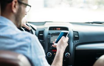 La Policía Local ha realizado una campaña contra el uso indebido del móvil