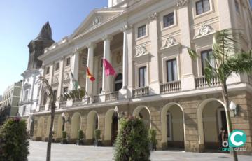 El PSOE de Cádiz muestra el apoyo a los trabajadores municipales 