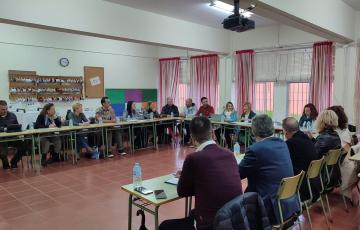 Educación integra a 30 centros gaditanos en la Red de Centros de Capacitación Digital para favorecer la inclusión digital. - JUNTA DE ANDALUCÍA CÁDIZ, 9 Dic. (EUROPA PRESS) -  Un total de 30 centros de la provincia de Cádiz se unen a la Red de Centros de Capacitación Digital que la Junta de Andalucía ha puesto en marcha, a través de los centros educativos, para facilitar la adquisición de las competencias digitales, con el fin de promover la inclusión digital en la vida diaria y mejorar la empleabilidad de 