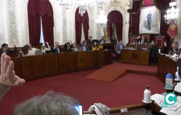 Sesión plenaria del Ayuntamiento de Cádiz. 