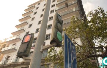 132 de los 236 semáforos de la ciudad ya cuentan con señal de audio.