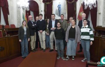 Acto de entrega de las becas que otorga Cemabasa en el Salón de Plenos del Ayuntamiento de Cádiz. 