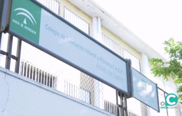 Fachada del CEIP Adolfo de Castro. 