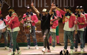 Kiko Rivera con la chirigota 'El niño de Isabelita 2"