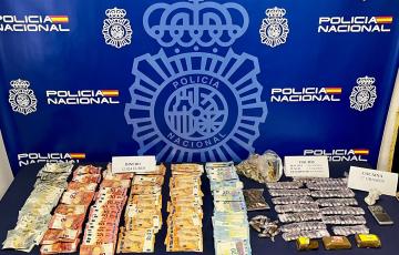 Material intervenido por agentes de la Policía Nacional. 