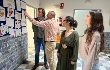 Un momento del encuentro de los ediles con responsables de la institución