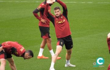 Javi Hernández en la sesión desarrollada en la Ciudad Deportiva Bahía de Cádiz este jueves