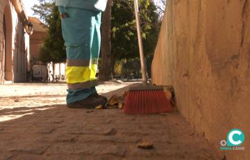 Operario de limpieza en Cádiz. 