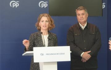 La vicesecretaria de Política Municipal del PP de Andalucía, Ana Mestre y el Diputado Nacional, Ignacio Romaní