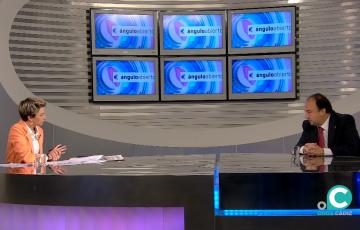 Momento de la entrevista del rector de la UCA, Casimiro Mantell, en el programa Ángulo Abiert