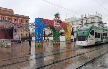 El servicio del Trambahía se refuerza durante el Carnaval. 