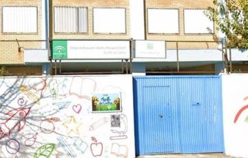 Fachada del CEIP Adolfo de Castro. 