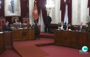 Sesión plenaria del Ayuntamiento de Cádiz. 