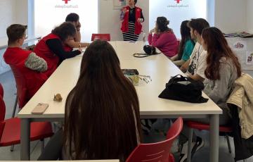 Preparación para el punto de sensibilización sobre violencia de género de Cruz Roja