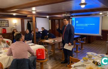 Un momento del encuentro de empresarios en el buque BAP Unión.