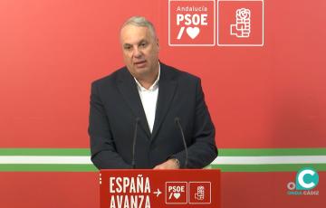 El secretario provincial del PSOE, Juan Carlos Ruiz Boix, en rueda de prensa. 