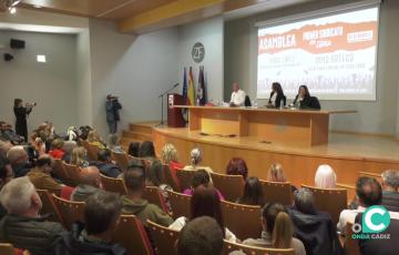 Un momento de la apertura de la asamblea de CCOO en Cádiz