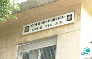 Fachada del CEIP Tierno Galván, donde se celebra la carrera solidaria. 