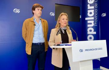 Los diputados Macarena Lorente y Miguel Sastre Uyá durante la rueda de prensa 